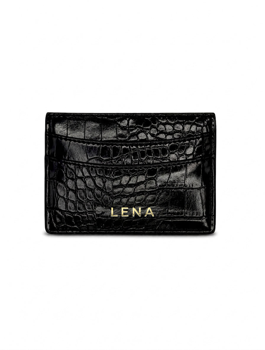 Cardholder in Kroko-Optik in Schwarz mit dem Namen LENA in Gold bedruckt, freigestellt vor weißem Hintergrund